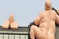 Patung Budha bugil di...