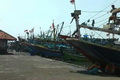 Cuaca buruk, ratusan...