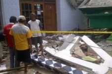 Gempa Kebumen, 93 rumah...