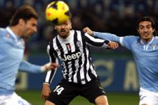 Llorente selamatkan...
