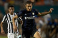 QPR pinjam striker Inter...