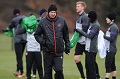 Wenger putar otak untuk...