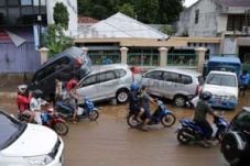 Pasca banjir bandang,...