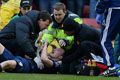 Phil Jones lolos dari...