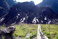 Frekuensi gempa di Gunung...
