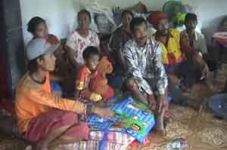 Pasca longsor Jombang,...