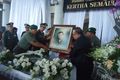 Karangan bunga SBY dampingi...
