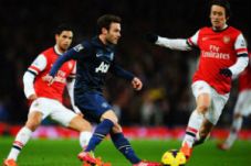 Arsenal tertahan di...