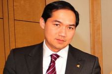 M Lutfi resmi duduki...