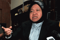Temui Risma, sejumlah...