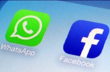 Facebook akuisisi WhatsApp...
