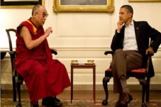 Dalai lama kunjungi...