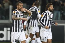 Cetak gol perdana, Osvaldo...