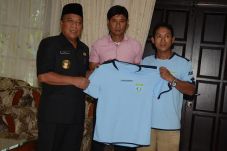 Persela menunggu respons...