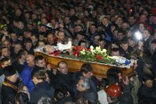 Akhiri tragedi, Ukraina...