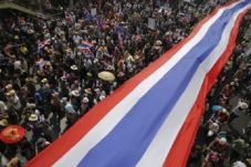 Pendukung PM Thailand...