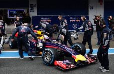 Ricciardo: Red Bull...