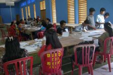 Belasan remaja di Depok...