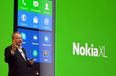 Nokia ingin rebut kembali...