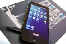 Sistem operasi Tizen...