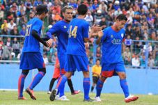 Arema curi poin di kandang...