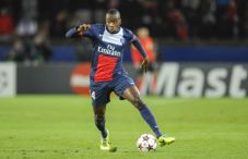 Matuidi bertahan di...