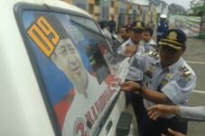 Stiker caleg bikin gerah...