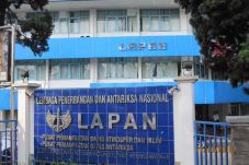 Menolehlah pada Lapan