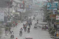 Gunung Kelud kembali...