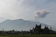 Mengapa PVMBG tak naikkan...