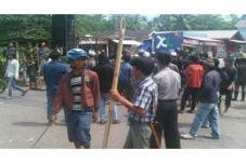 Bentrok antarwarga di...