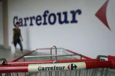 Carrefour salurkan donasi...