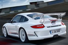 Porsche mau gelar one...