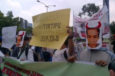 Tangani kasus bus Transjakarta,...