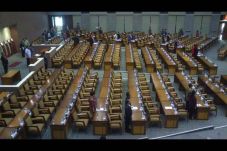 Rapor 12 komisi di DPR...