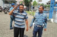 Menipu, marinir abal-abal...