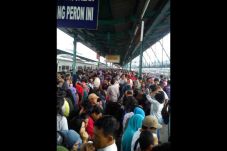 KRL Jakarta-Bogor gunakan...