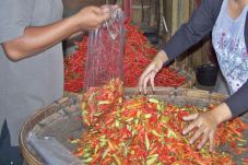 Cabai rawit di Pasar...