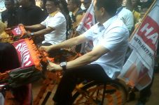Kayuh becak, WIN-HT...