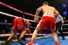 Frampton butuh dua ronde...