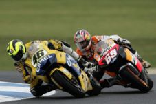 Hayden bantu Rossi jajal...