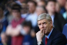 Wenger pertanyakan aturan...