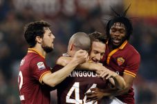 Hattrick Destro mantapkan...