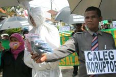 Penampakan pocong di...