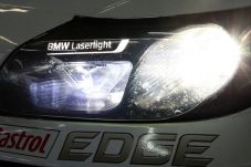 BMW pakai lampu laser...