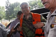 Ikan asin disebut dalam...