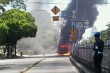 Transjakarta yang terbakar...