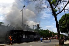 Busway terbakar diduga...