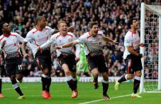 Steven Gerrard puji...
