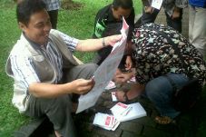 Ratusan surat suara...